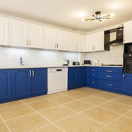 Villa Villa In Kalkan Sleeps 8 Includes Swimming Pool Air Con And Wifi 7