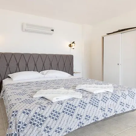 Villa In Kalkan Sleeps 8 Includes Swimming Pool Air Con And Wifi 7