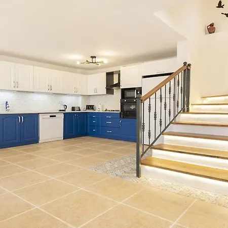 Villa In Kalkan Sleeps 8 Includes Swimming Pool Air Con And Wifi 7 Villa *